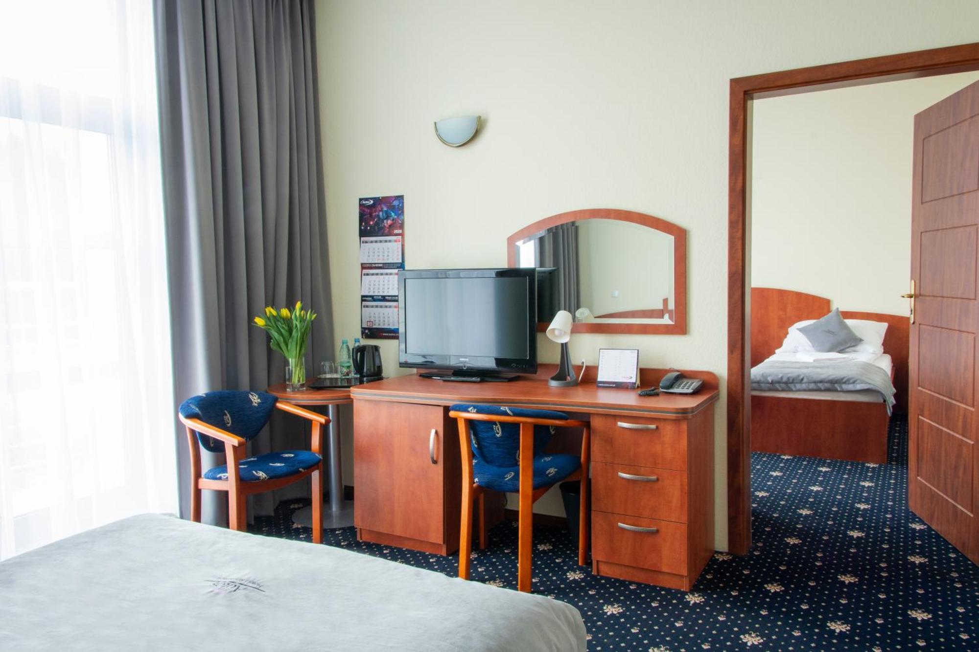 סולץ קויבסקי Hotel Restauracja Autos מראה חיצוני תמונה