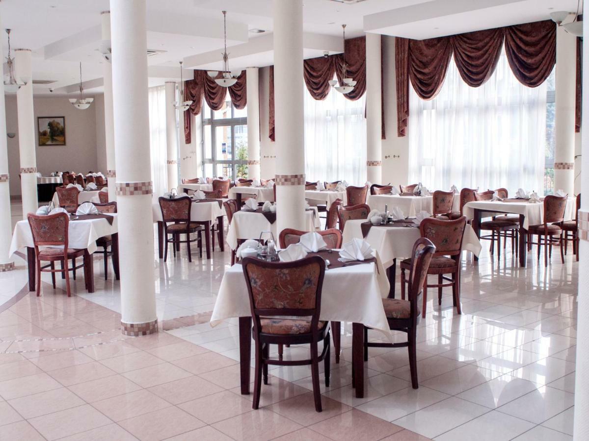 סולץ קויבסקי Hotel Restauracja Autos מראה חיצוני תמונה