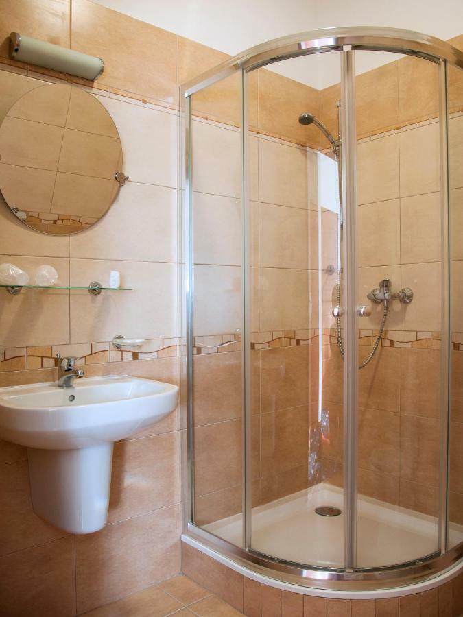 סולץ קויבסקי Hotel Restauracja Autos מראה חיצוני תמונה